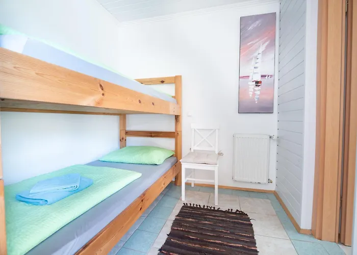 Klub Zlata Ribica בית הארחה