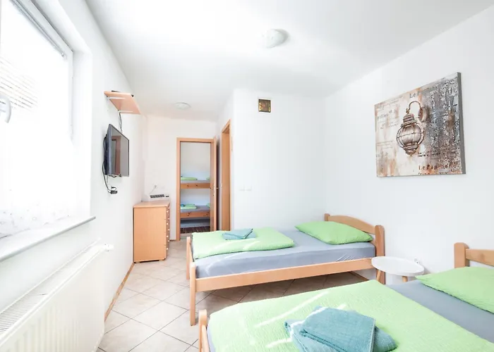 Klub Zlata Ribica בית הארחה יסניצה