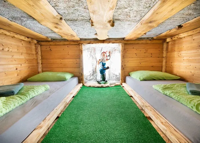 Klub Zlata Ribica בית הארחה 3*